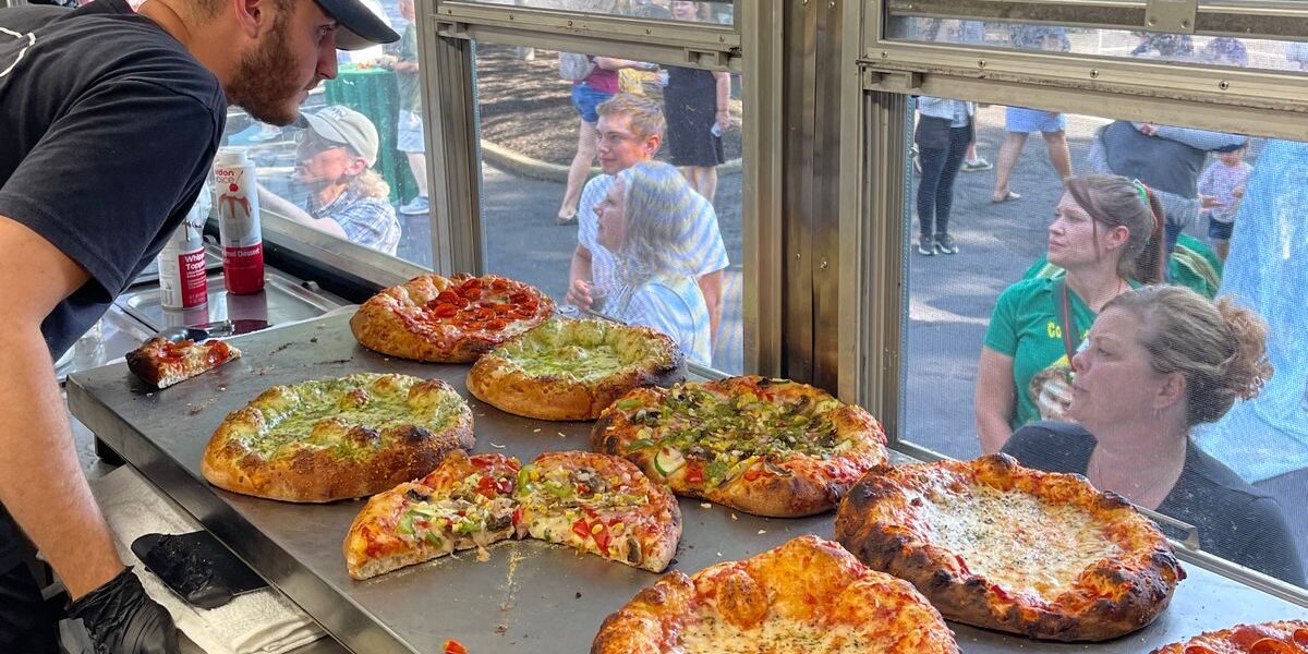 1096d2da-bfe8-4841-95fb-c8ed51cdf051 Best Wood-Fired Pizza Food Truck in Cleveland